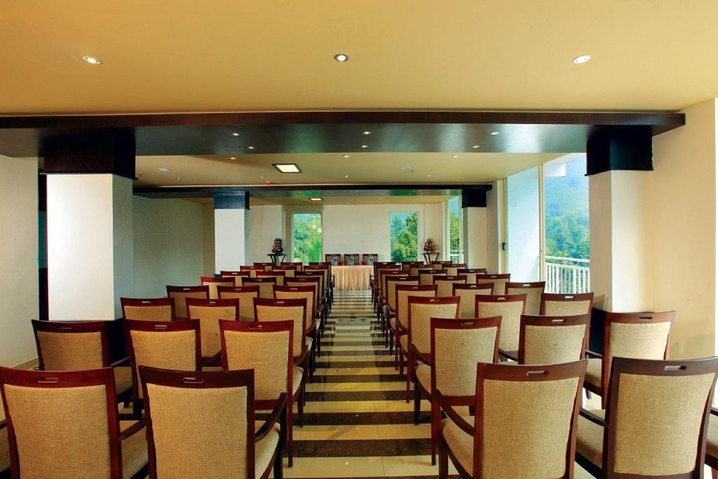 Gokulam Park Munnar Hotel Exterior photo