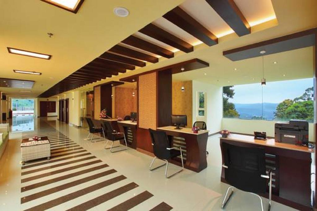 Gokulam Park Munnar Hotel Exterior photo