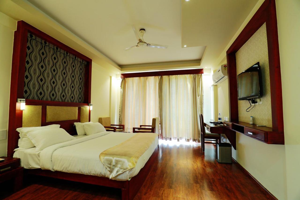 Gokulam Park Munnar Hotel Exterior photo